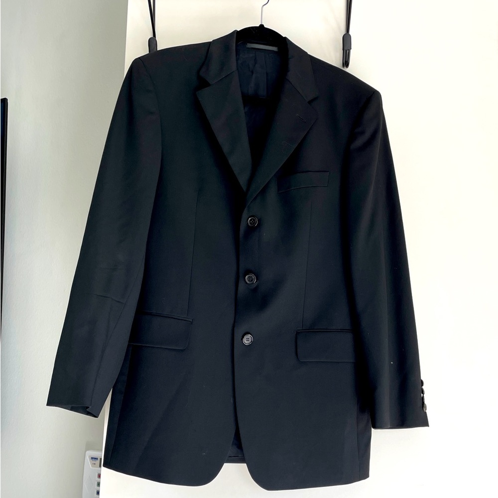 Pre-owned, Hugo Boss black blazer, sell 2 pieces for price of 1.